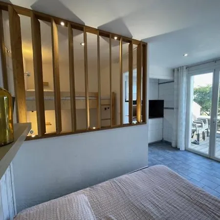 Grand Sud Apartment Hyeres Exterior photo